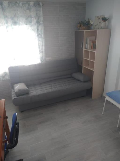 Atico/Estudio Cerca Del Centro De Jerez Apartment เฮเรซ เด ลาฟรอนเตรา ภายนอก รูปภาพ