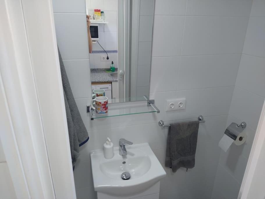 Atico/Estudio Cerca Del Centro De Jerez Apartment เฮเรซ เด ลาฟรอนเตรา ภายนอก รูปภาพ