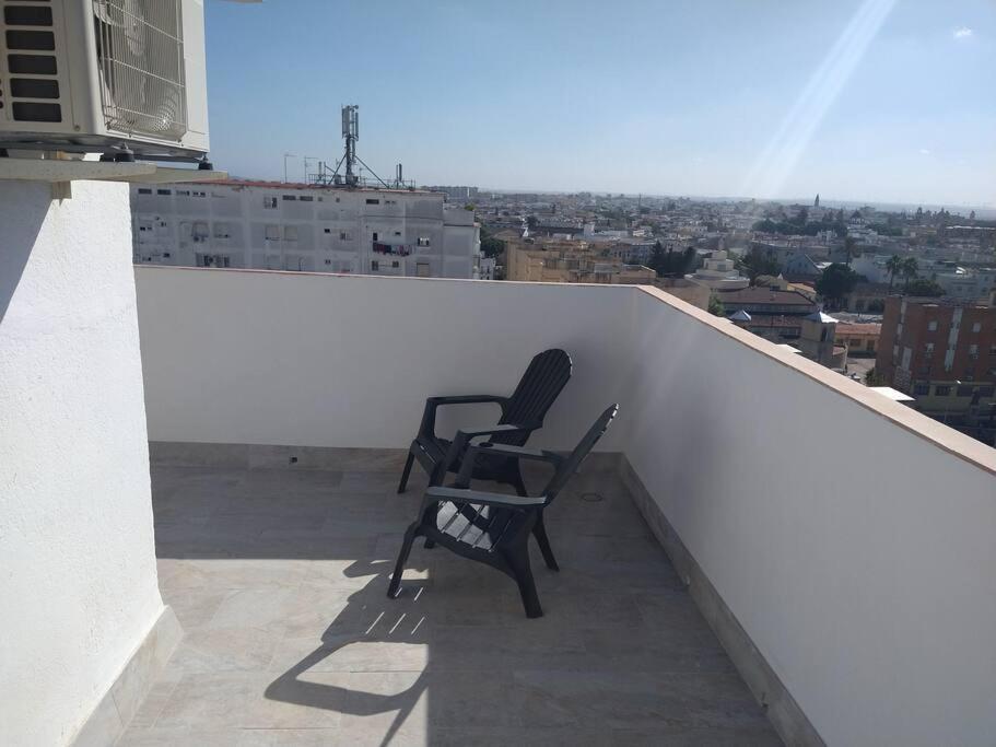 Atico/Estudio Cerca Del Centro De Jerez Apartment เฮเรซ เด ลาฟรอนเตรา ภายนอก รูปภาพ