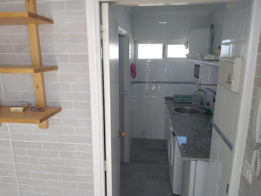 Atico/Estudio Cerca Del Centro De Jerez Apartment เฮเรซ เด ลาฟรอนเตรา ภายนอก รูปภาพ